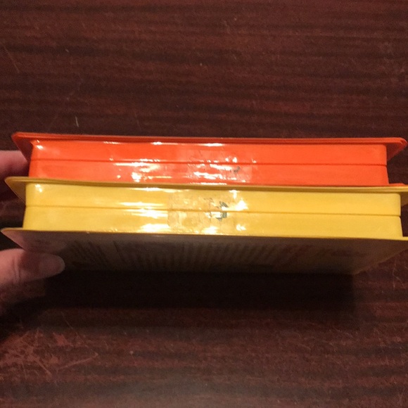 2 VHS tapes Charlie Brown Thanksgiving and Great Pumpkin - Picture 5 of 8